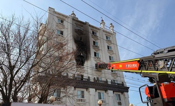 인천 옥련동 모텔 화재…'투숙객 51명 가운데 26명 병원 이송'