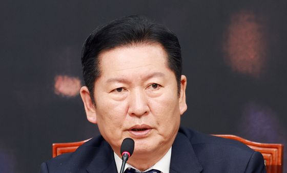 발언하는 정청래 대표