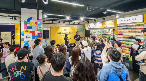 레고코리아, '페라리 F2004 슈마허' 세트 디자이너 방한 사인회