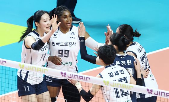 득점 기뻐하는 도로공사