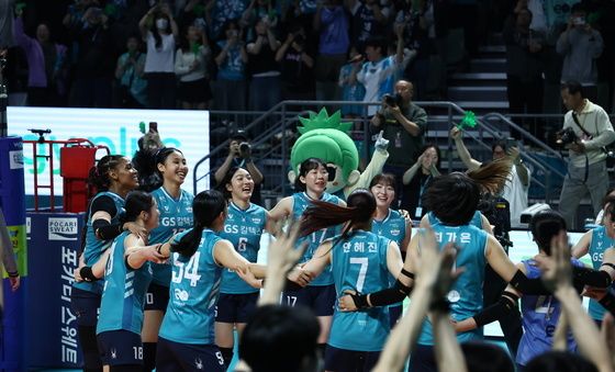 GS 칼텍스, 한국도로공사 꺾고 우승