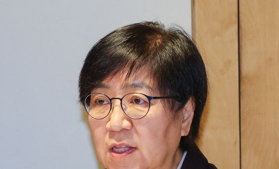 모두 발언하는 정은경 장관