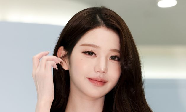 아이브 장원영, 아름다운 인형처럼