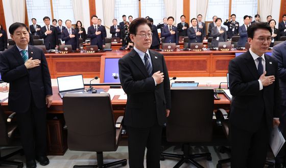 이재명 대통령, 국무회의 국민의례