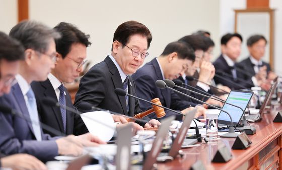 국무회의 주재하는 이재명 대통령