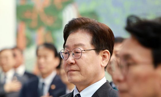 이재명 대통령, 국무회의 국민의례