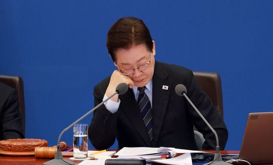 보고 받는 이재명 대통령