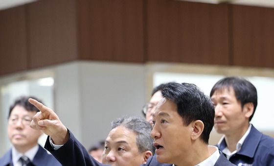 오세훈, '지하철 무선통신' 도입 현장 점검