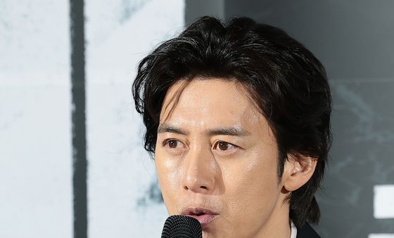 인사말 하는 고수