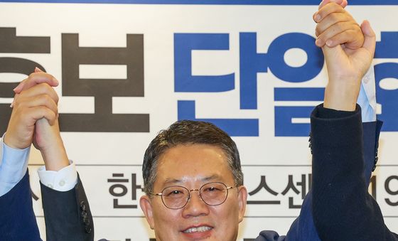 윤호상 '보수 진영 단일화 후보로'