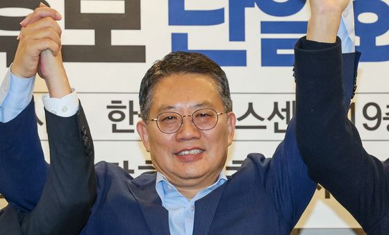 윤호상 '보수 진영 단일화 후보로'