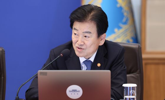 발언하는 정동영 통일 장관