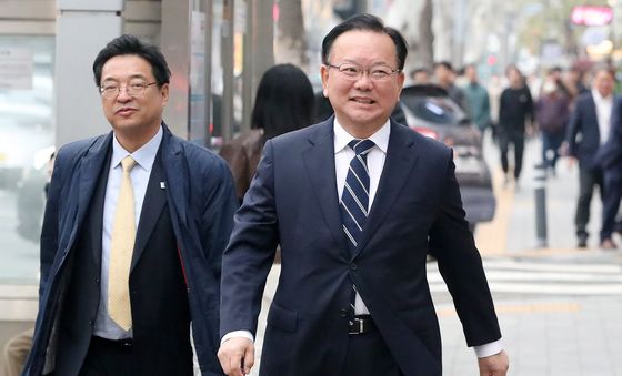 대구 도심 걷는 김부겸