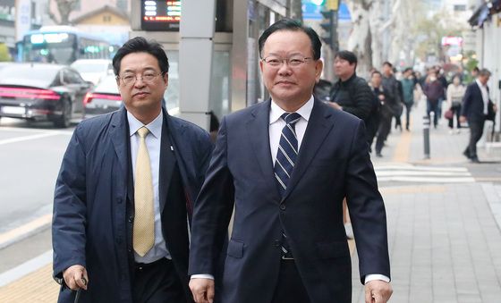 대구 도심 걷는 김부겸