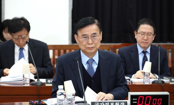 정보위 자리한 이종석 국정원장