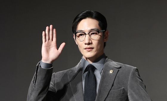 포즈 취하는 노상현