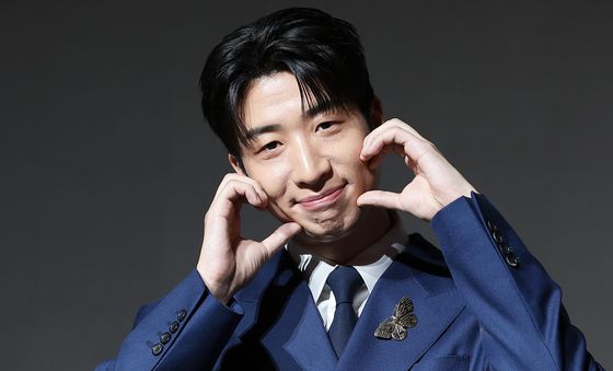 유수빈, 달콤한 볼 하트