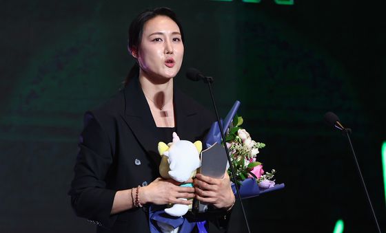 하나은행 김정은, 여자농구 특별상 수상