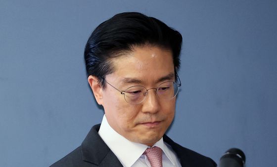 전인석 대표 '굳은 표정'