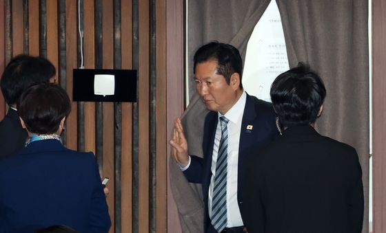 투표 마친 정청래 대표