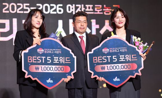 베스트5 포워드에 김단비와 강이슬