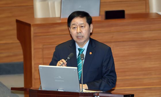 대정부 질문 답변하는 구윤철 부총리