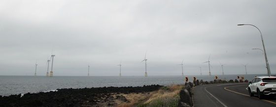 정부 "재생에너지 전면 전환" 발표