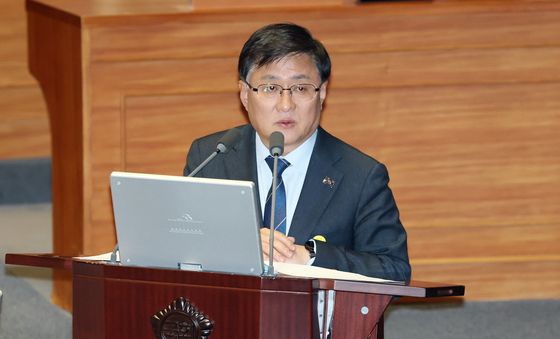 대정부 질문 답변 이어가는 김성환 장관