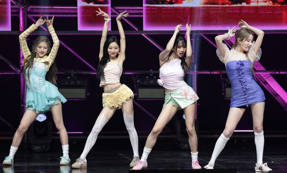 키스오브라이프, 시선집중 무대