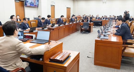 국회 재경위 추경안 심의 돌입