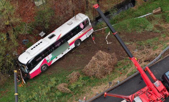 대구 금호분기점 인근 버스 추락