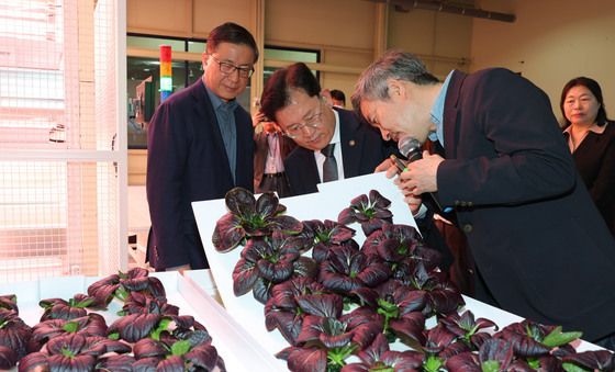 이승돈 농촌진흥청장, 연암대 스마트클러스터 방문