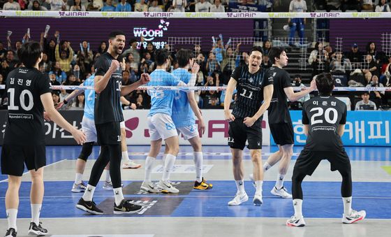 홈에서 승리한 현대캐피탈