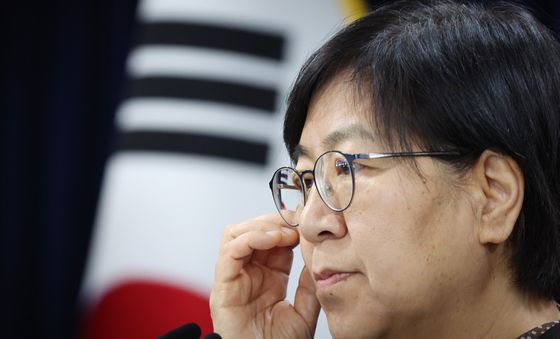 정은경 장관, 의료제품 공급 안정 대책 발표