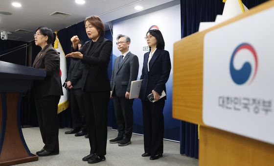 정부, 의료제품 수급 위기 대응 총력전