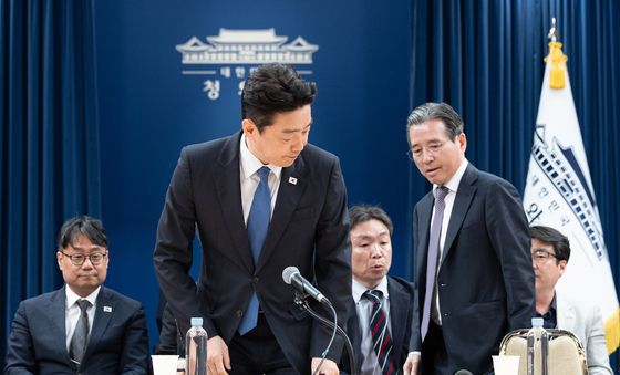 중동상황 관련 기자간담회 참석하는 강훈식 비서실장