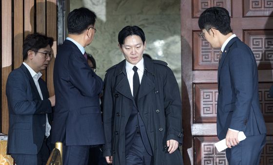 대북송금 사건 관련 청문회 증인 출석하는 박상용 검사