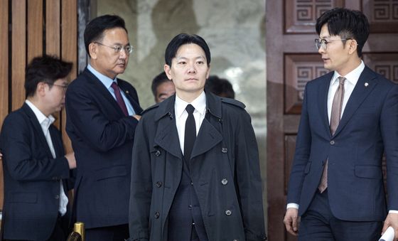 증인 출석하는 박상용 검사