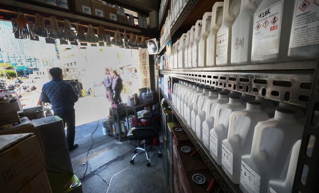 나프타 쇼크에 한숨만