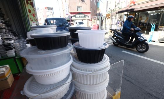 나프타 수급 불안에 타격 입은 플라스틱 포장 업체