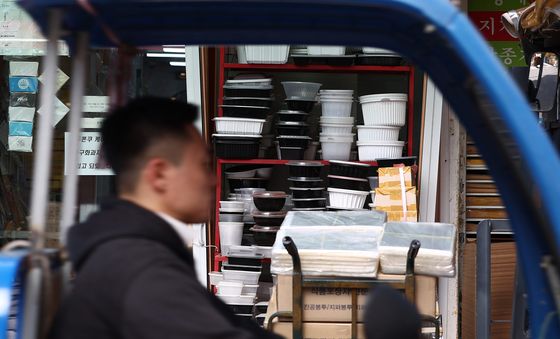 나프타 수급 불안에 타격 입은 플라스틱 포장 업체