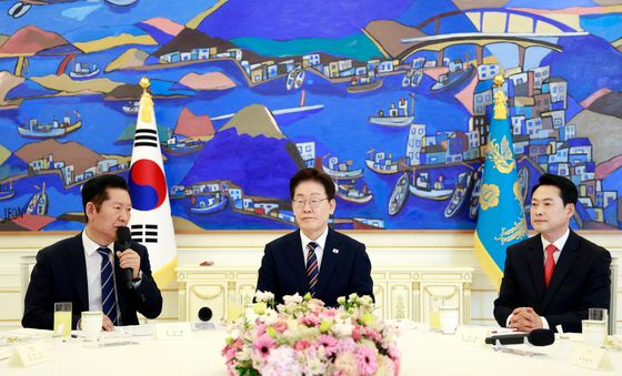 발언하는 정청래 대표