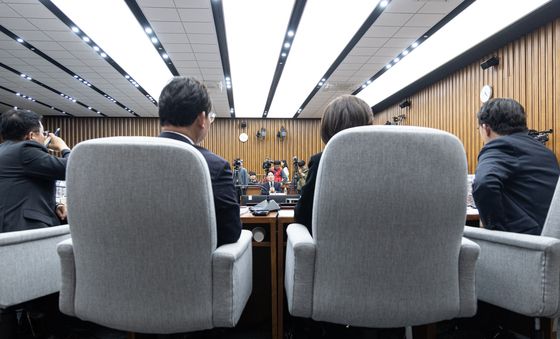 답변 이어가는 박상용