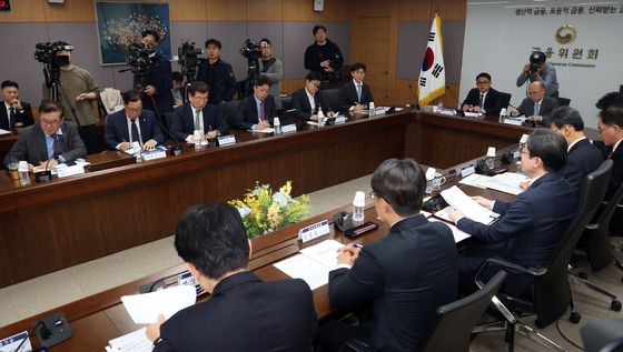 이억원 위원장, 산업·금융권과 중동 위기 대응 머리 맞대