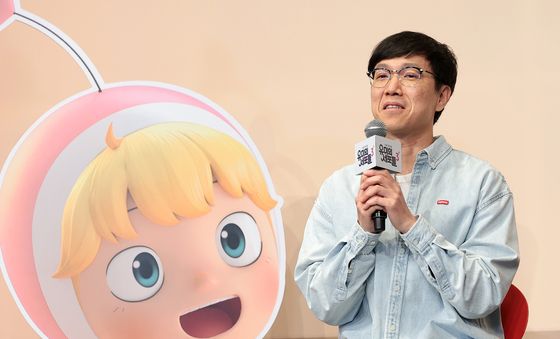 인사말 하는 이상엽 감독