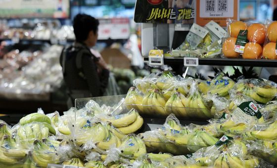 식탁까지 번진 전쟁 여파…"바나나도 못사먹을 판"