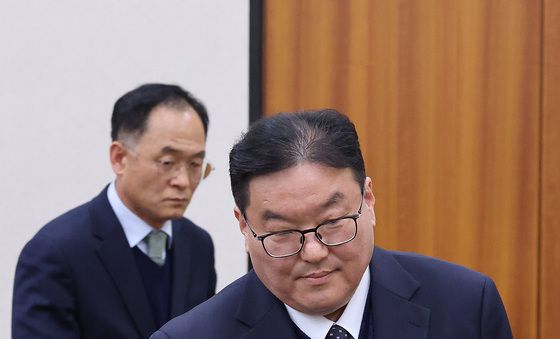 국조특위 자리하는 강백신·엄희준 검사