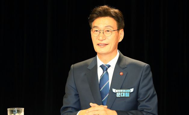 토론 준비하는 문대림 의원