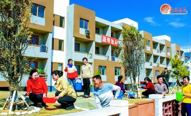 北 순천시 풍탄농장 4번째 '새집들이 경사'…"기쁨 속에 봄 맞이"