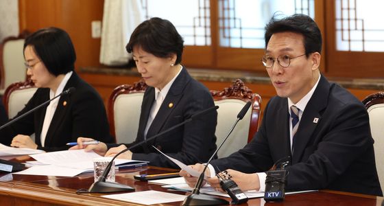 김민석 총리, 비상경제본부회의 주재